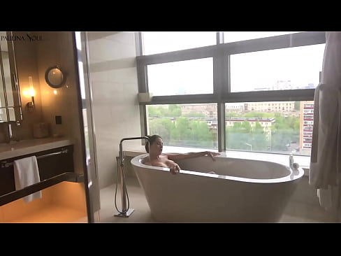 ❤️ Tremendous nwa ọhụrụ mmasị jerking anya ọtụ ya n'ime ụlọ ịwụ ahụ Ihe na-akpali agụụ mmekọahụ n'ụlọ